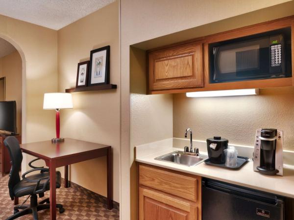Best Western Downtown Phoenix : photo 4 de la chambre suite lit king-size avec canapé-lit