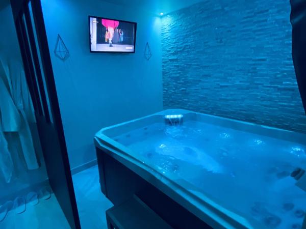 Lh Rooms Location : photo 5 de la chambre deluxe apartment (with jacuzzi)