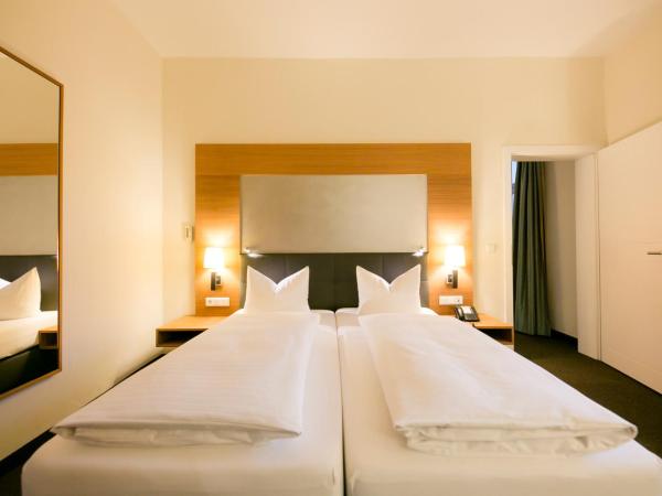 Hotel Sailer : photo 3 de la chambre junior suite (glass bathroom)