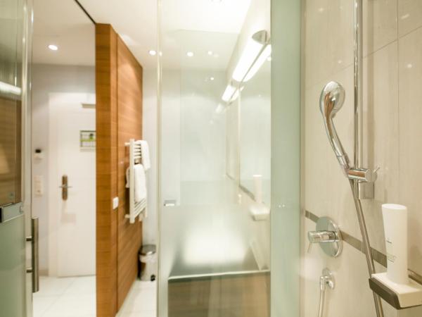 Hotel Sailer : photo 7 de la chambre economy business (glass bathroom) room