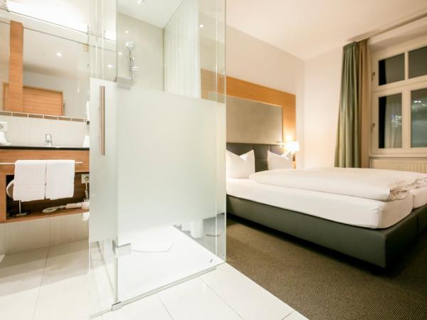 Hotel Sailer : photo 6 de la chambre economy business (glass bathroom) room 