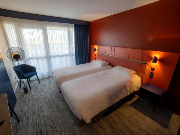 Mercure Thalasso & Spa Port Fréjus : photo 4 de la chambre chambre classique avec lits jumeaux - côté ville

