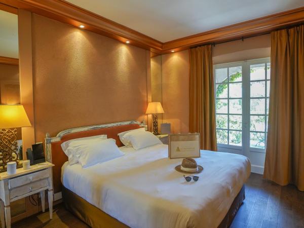 Hôtel La Mandarine : photo 1 de la chambre chambre double avec terrasse