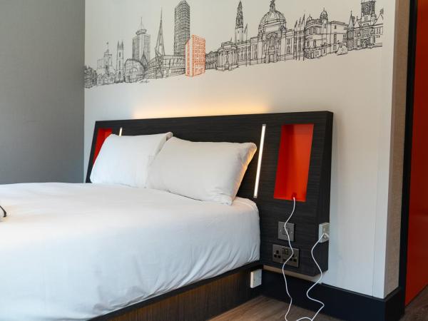 easyHotel Cardiff : photo 1 de la chambre chambre double - accessible aux personnes à mobilité réduite