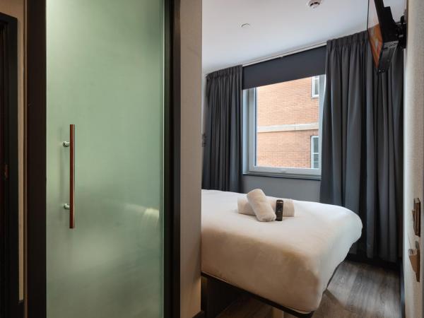 easyHotel Cardiff : photo 8 de la chambre chambre double avec fenêtre