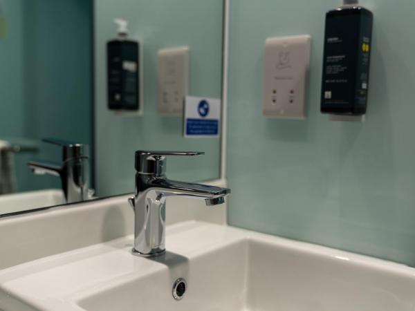 easyHotel Cardiff : photo 6 de la chambre chambre double - sans fenêtre