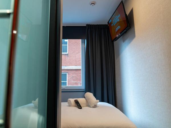 easyHotel Cardiff : photo 10 de la chambre chambre double avec fenêtre