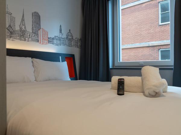 easyHotel Cardiff : photo 7 de la chambre chambre double avec fenêtre