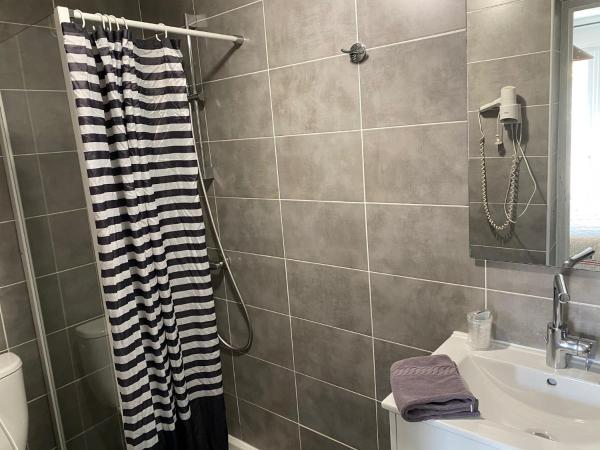 Hôtel Restaurant Le Provençal : photo 8 de la chambre chambre double