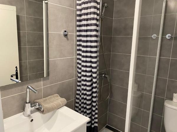 Hôtel Restaurant Le Provençal : photo 10 de la chambre chambre double