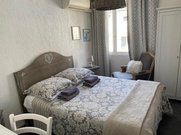 Hôtel Restaurant Le Provençal : photo 6 de la chambre chambre double