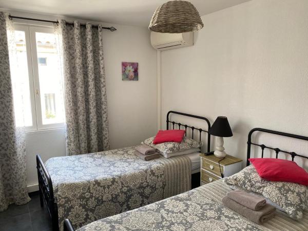 Hôtel Restaurant Le Provençal : photo 4 de la chambre chambre lits jumeaux