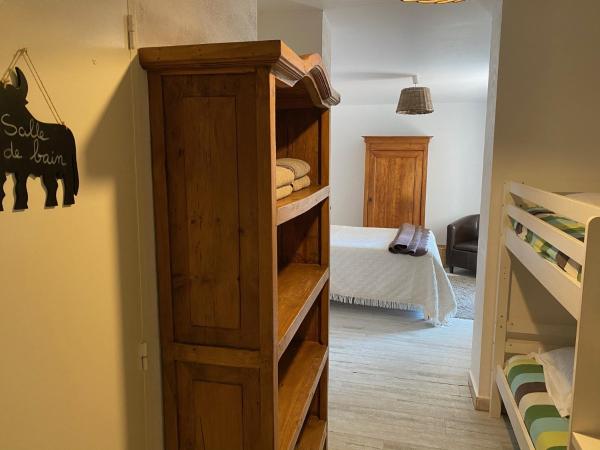 Hôtel Restaurant Le Provençal : photo 7 de la chambre chambre familiale