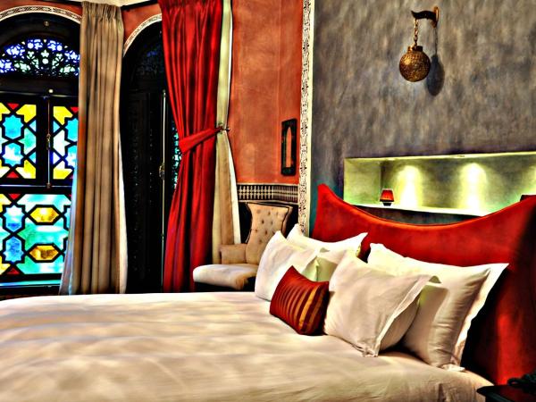 Palais Ommeyad Suites & Spa : photo 3 de la chambre suite ambassadeur avec bain à remous