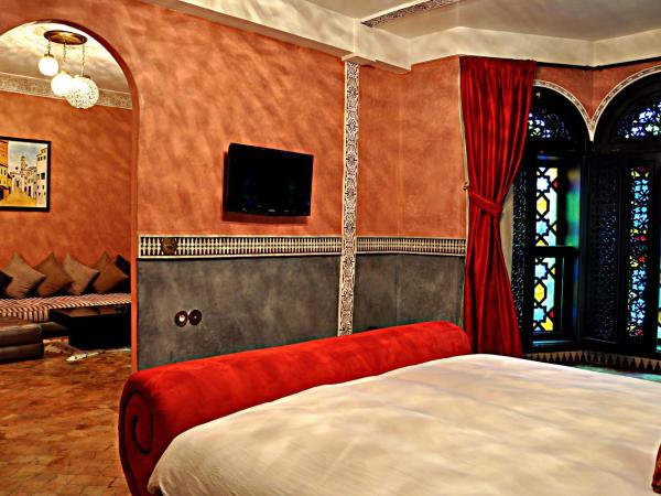 Palais Ommeyad Suites & Spa : photo 7 de la chambre suite ambassadeur avec bain à remous