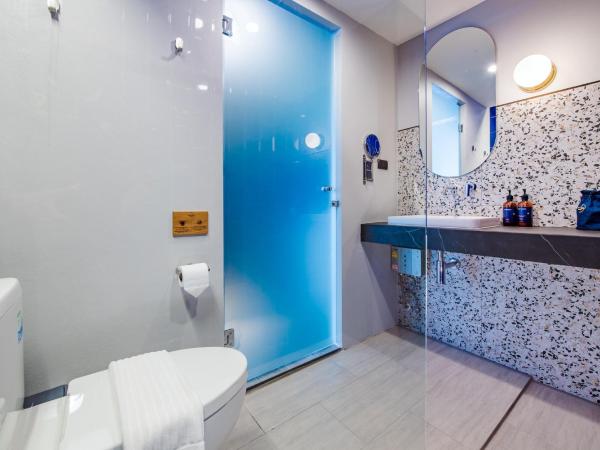 Seamira House Huahin - SHA : photo 4 de la chambre chambre quadruple avec baignoire