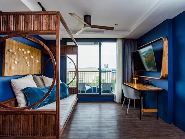 Seamira House Huahin - SHA : photo 6 de la chambre chambre quadruple avec baignoire