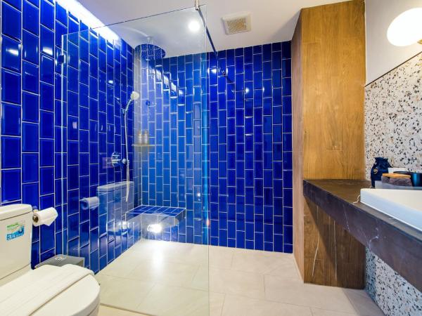 Seamira House Huahin - SHA : photo 7 de la chambre chambre quadruple avec baignoire