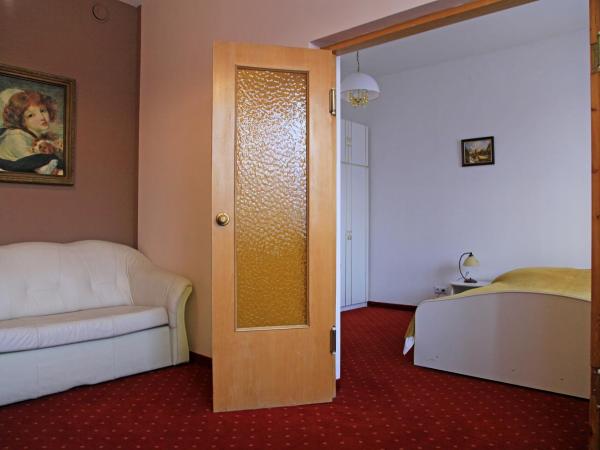Centrum Konferencyjne IBIB PAN : photo 6 de la chambre studio avec canapé-lit