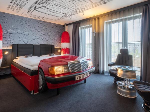 V8 Hotel Köln at MOTORWORLD : photo 6 de la chambre hébergement à thème