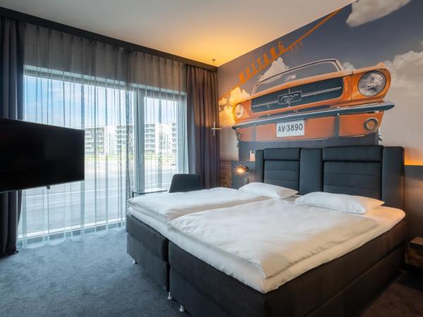 V8 Hotel Köln at MOTORWORLD : photo 5 de la chambre suite voiture