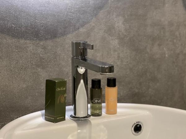 Hotel Iris ***S : photo 5 de la chambre chambre deluxe (2 adultes + 1 enfant)