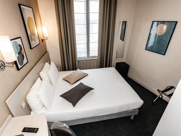 Hôtel de Champagne : photo 6 de la chambre chambre double