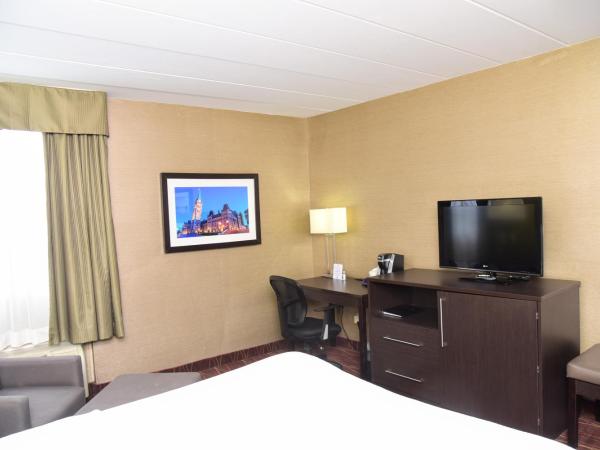 Days Inn by Wyndham Ottawa : photo 2 de la chambre chambre avec 1 lit queen-size