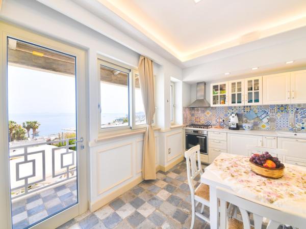 Belgodere di Mezzavia Apartments : photo 8 de la chambre appartement avec balcon