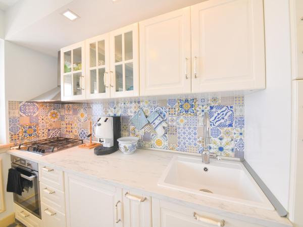 Belgodere di Mezzavia Apartments : photo 4 de la chambre appartement avec balcon