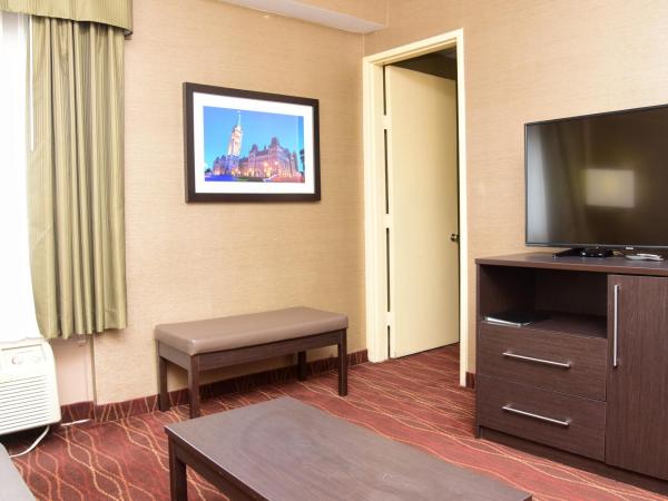 Days Inn by Wyndham Ottawa : photo 3 de la chambre suite lit king-size deluxe - non-fumeurs