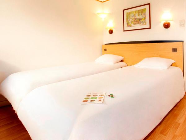 Campanile Charleville-Mezières : photo 2 de la chambre chambre lits jumeaux