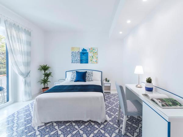 Villa Livia : photo 1 de la chambre chambre double deluxe avec balcon - vue sur mer