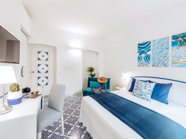 Villa Livia : photo 4 de la chambre chambre double - vue sur jardin