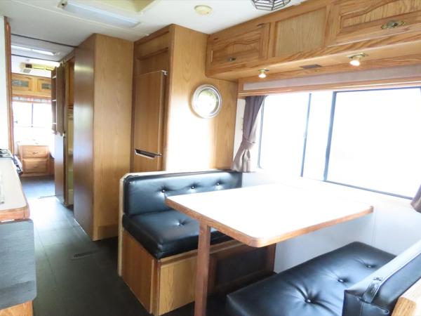 Osaka Hokko Marina HULL : photo 8 de la chambre dx camping car with twin beds and two extra beds