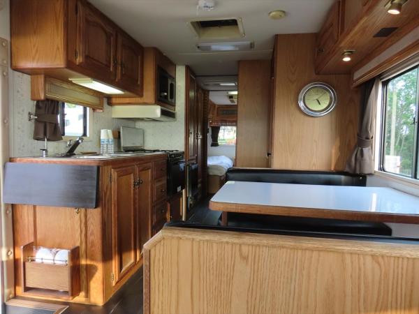 Osaka Hokko Marina HULL : photo 7 de la chambre dx camping car with twin beds and two extra beds