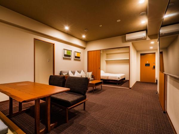 Randor Residential Hotel Kyoto Suites : photo 5 de la chambre suite lit queen-size avec baignoire spa