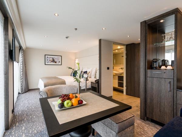 VIVA RIVERSIDE Altstadt Düsseldorf : photo 1 de la chambre suite principale - vue sur ville