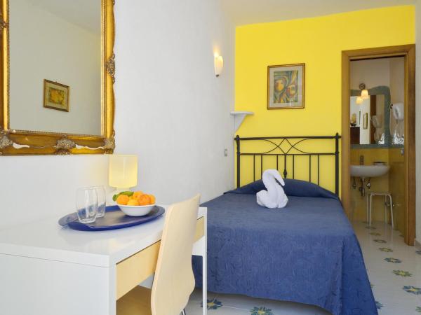 BnB Le Isole : photo 1 de la chambre grande chambre simple