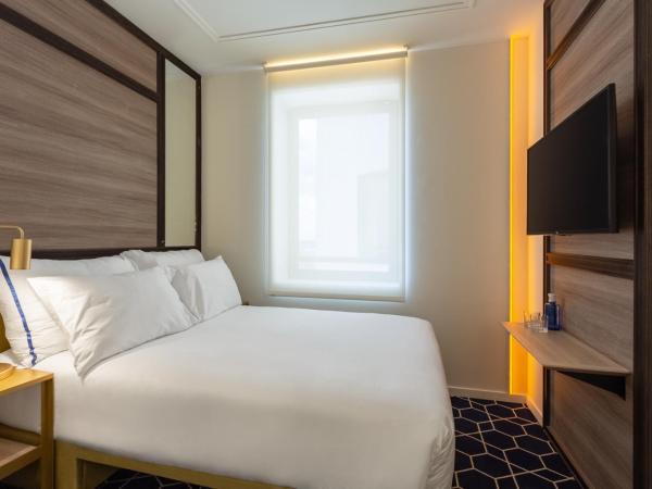 Pestana CR7 Gran Vía Madrid : photo 2 de la chambre chambre basique