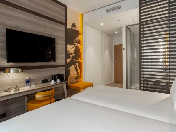 Pestana CR7 Gran Vía Madrid : photo 6 de la chambre chambre premium vue