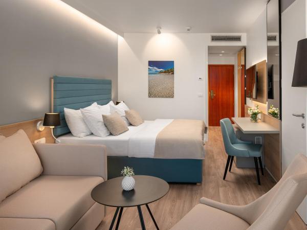 Valamar Meteor Hotel : photo 3 de la chambre room for 4+1 seaside