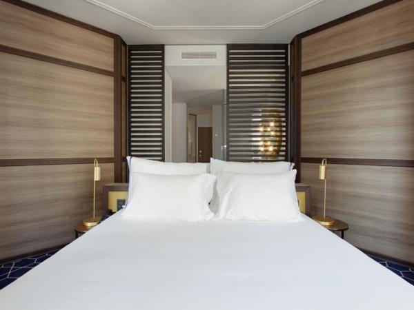 Pestana CR7 Gran Vía Madrid : photo 2 de la chambre grand hébergement de luxe avec vue