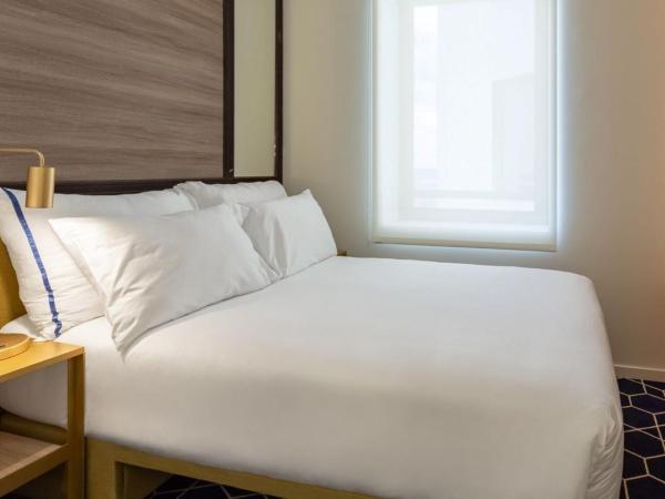 Pestana CR7 Gran Vía Madrid : photo 3 de la chambre chambre basique