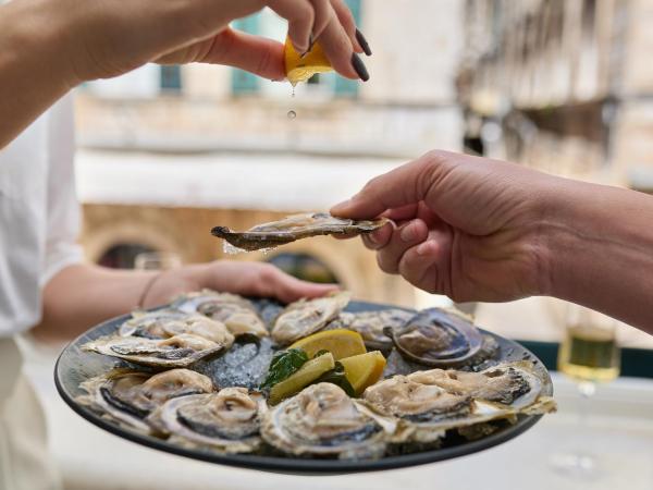 Bota Palace : photo 4 de la chambre chambre lit king-size deluxe