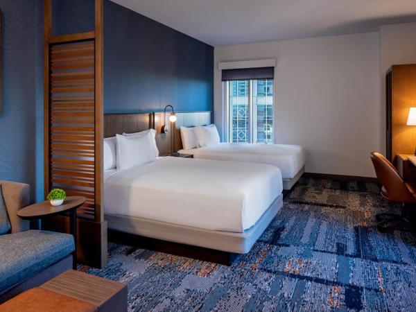 Hyatt Place Tampa Downtown : photo 2 de la chambre chambre standard avec 2 lits queen-size et canapé-lit
