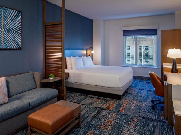 Hyatt Place Tampa Downtown : photo 1 de la chambre chambre king standard avec canapé-lit