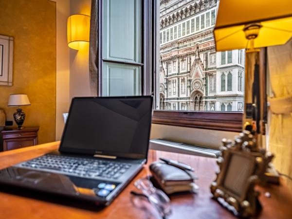 Palazzo Gamba Apartments al Duomo : photo 1 de la chambre appartement 2 chambres - vue sur dôme de cathédrale (4 adultes)