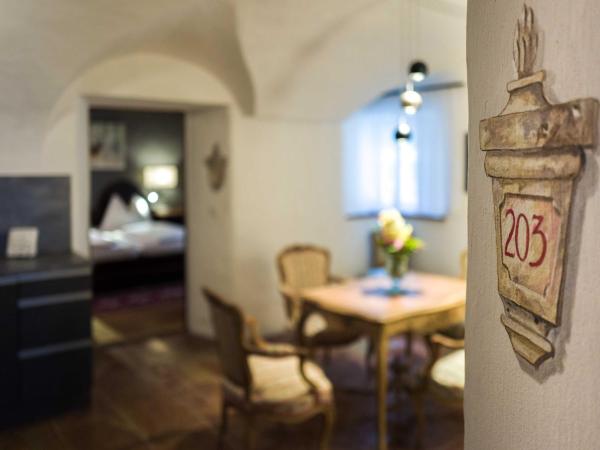 Altstadt Hotel Stadtkrug : photo 5 de la chambre family apartment (2-4 gäste=70m2, 5-6 gäste=90m2)