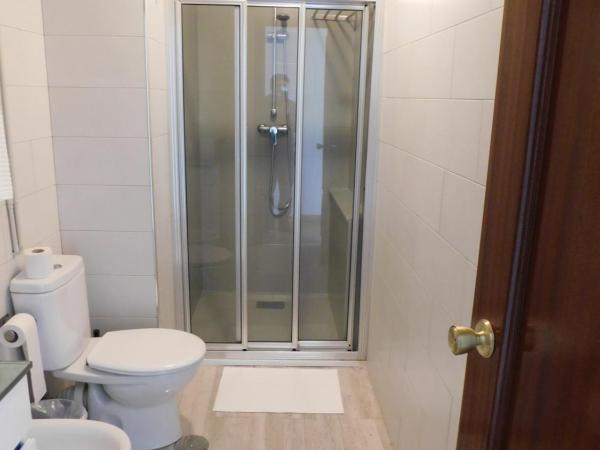 Hostal Crisol X Liste Station : photo 6 de la chambre chambre double deluxe (2 adultes + 1 enfant)